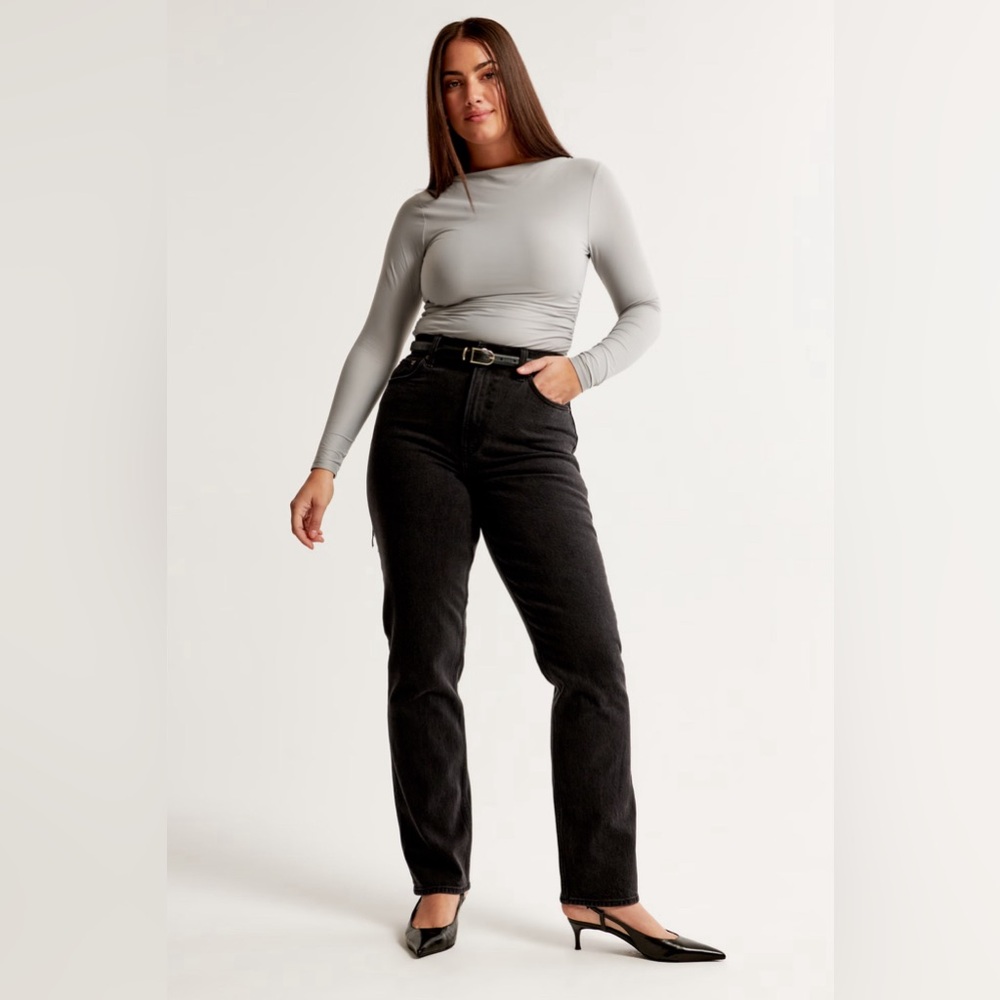 Abercrombie & Fitch Ultra High Rise 90s Straight Jean Size 6 Long Black